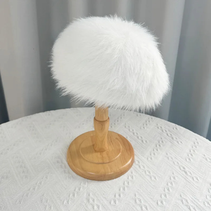 Womens beret comfortable plush decoration no Brim loose suitable for warm autumn and winter painter hats 241007