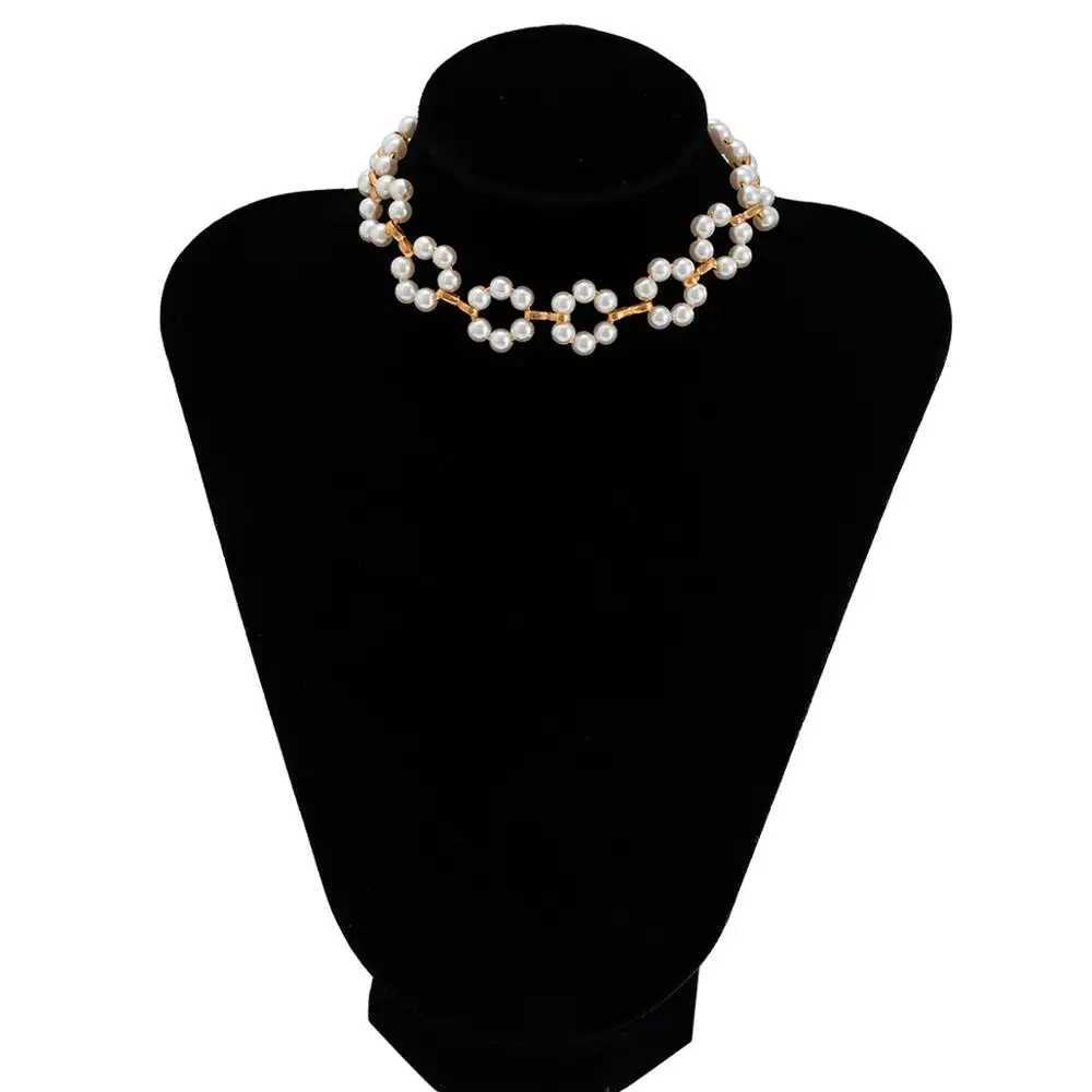 2020 Chic Fashion Cute Romantic Womens Simple Hollow Flower Simulation Pearl Retro Women Necklace Party Banquet Jewelry GftX241009