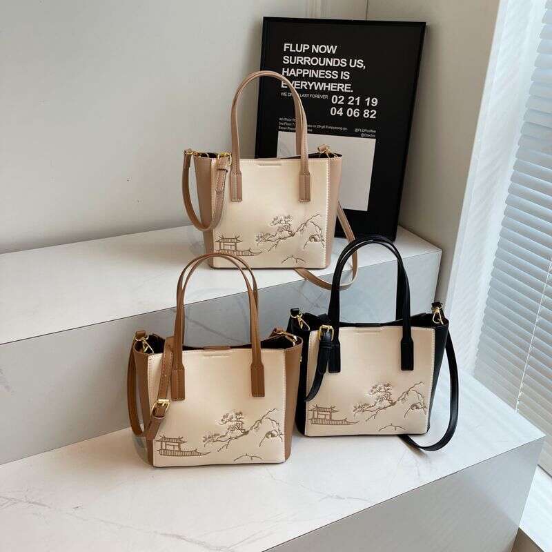 Chinese style embroidered patchwork single shoulder for women 2024 new high appearance, small fresh and fashionable, versatile hand-held crossbody bag