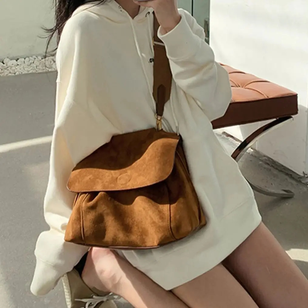 Retro autumn frosted brown suede shoulder cross body bag womens large capacity handbag handbag 241008