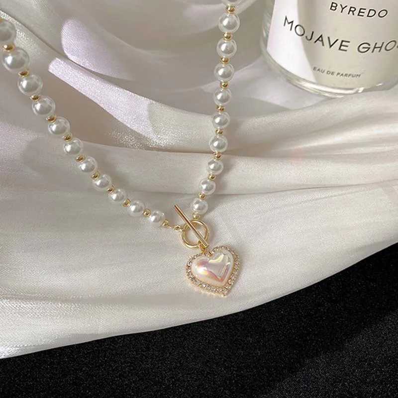 Imitation Pearls Collar Vinatge simulated Pearl Pendant Neck Necklace For Women Simple OT Buckle Clavicle Chain Party JewelryX241009