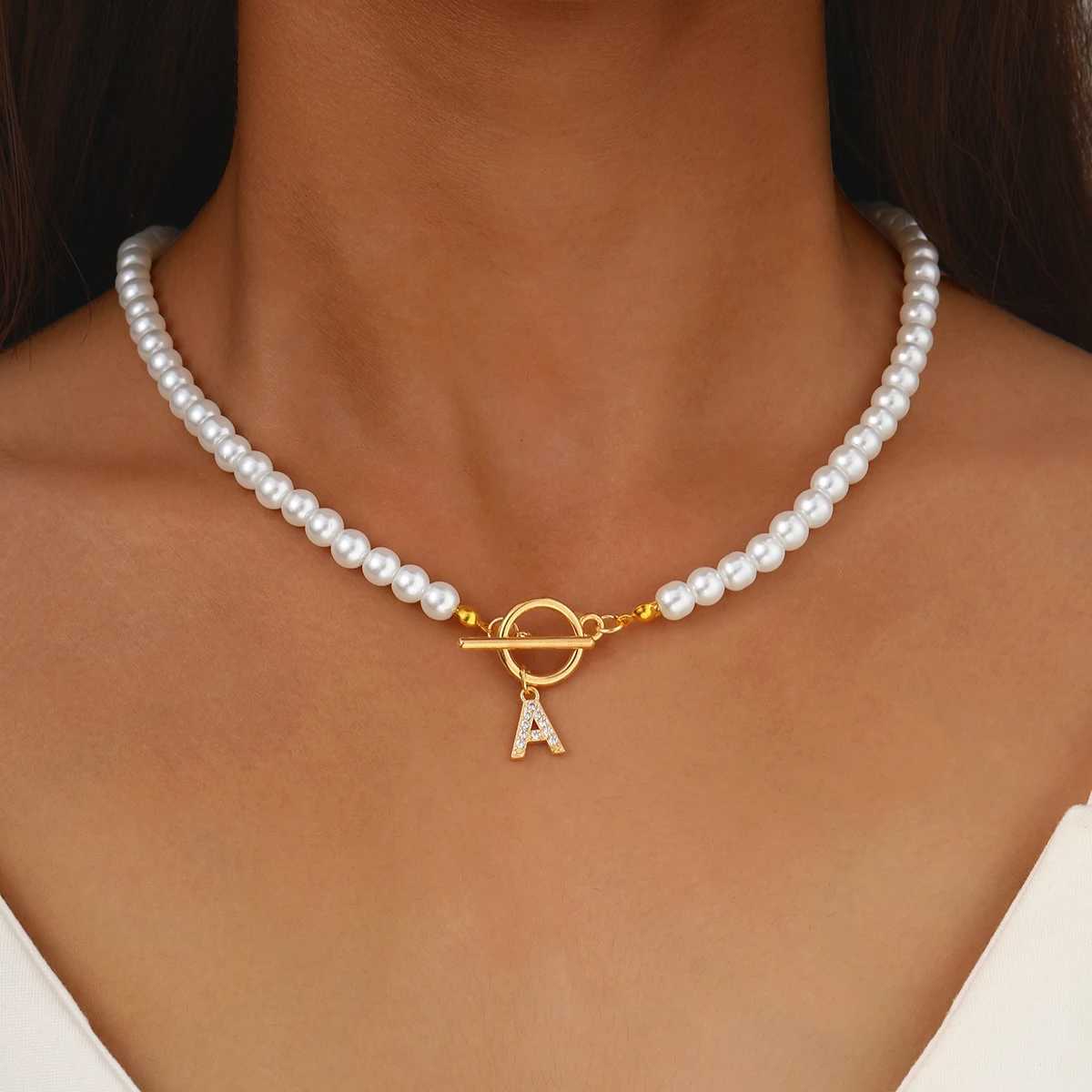 Fashion A- Z Letters Necklaces for Women Gold Color Initial Pendant Pearl Chain English Letter Neckalces Jewelry Alphabet GiftsX241009