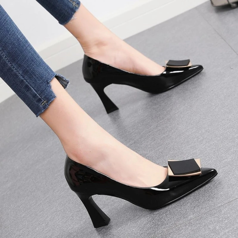 Short and chubby platform pump womens Pointed Toe single shoes spring and autumn high heels womens ankle buckle thick high heels 241007