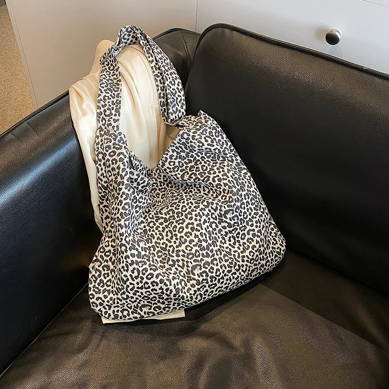 Korean Lazy Style Leopard Print Cloth Bag casual womens clothing fashion version and lightweight shoulder bag messenger bag 241008