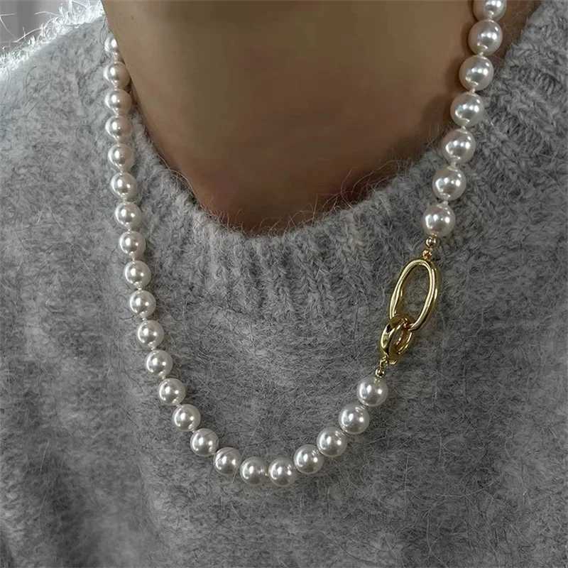 New Fashion Light White Pearl Sweater Chain Necklace Light Luxury All-match Elegant Necklace Simple Female JewelryX241009