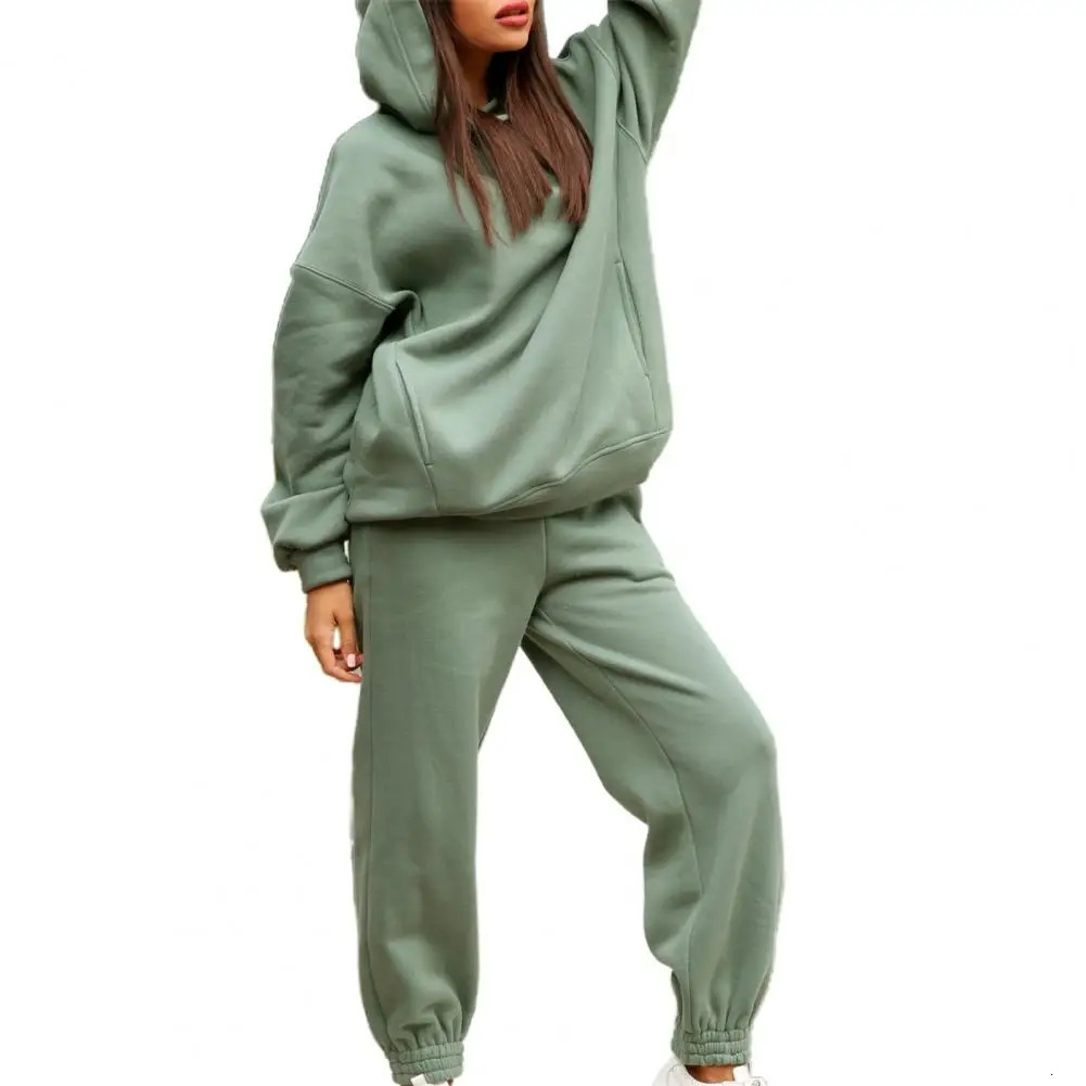 Winter womens track and field suit set 2piece hoodie running sportswear 241007