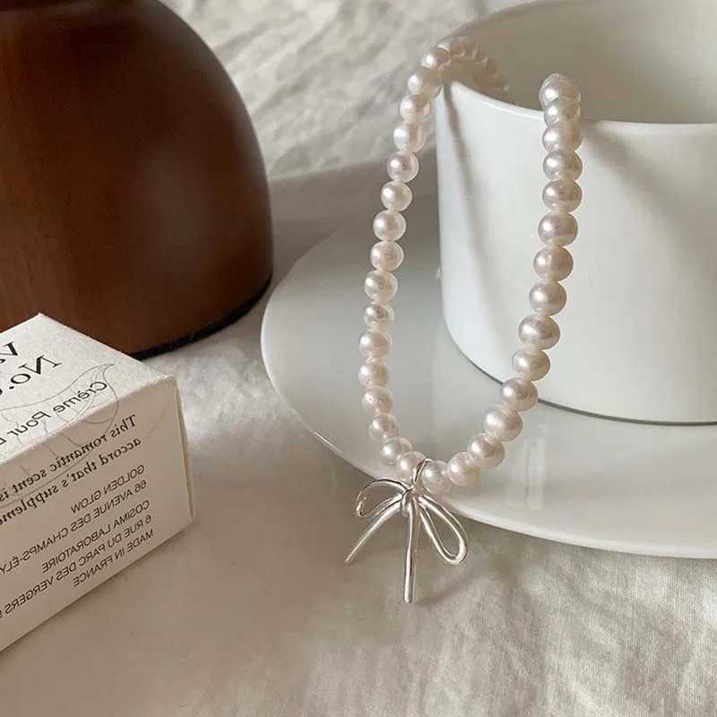 Vintage White Imitation Pearl Bowknot Pendant Necklace For Women Elegant Beaded Clavicle Chain Necklace Wedding Y2K JewelryX241009