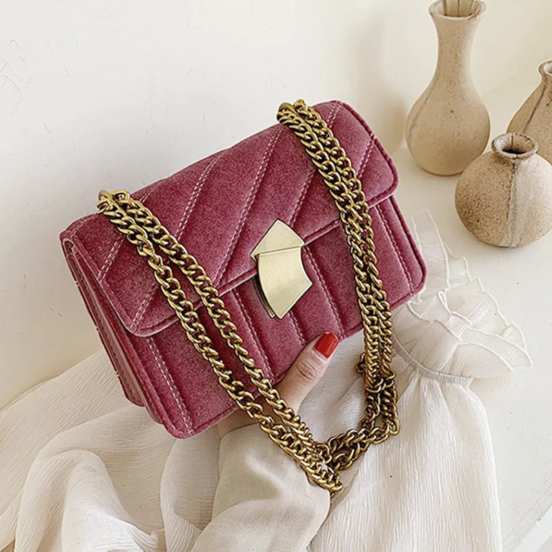 Elegant golden velvet cross body bag suitable for female ers shoulder bags chain messenger bags womens mini wallet handbags 241008