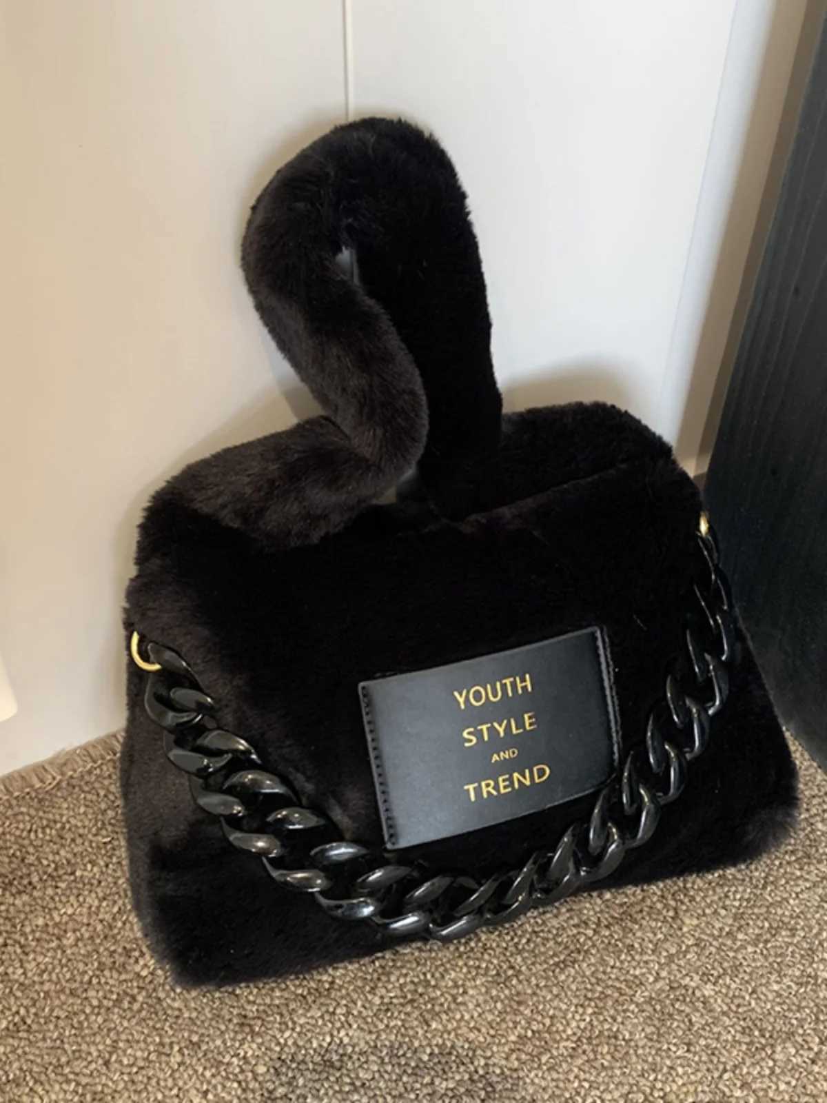 Autumn Winter Niche Design Plush Velvet Bag for Women 2024 New Popular Crossbody Furry Shoulder Underarm 241010