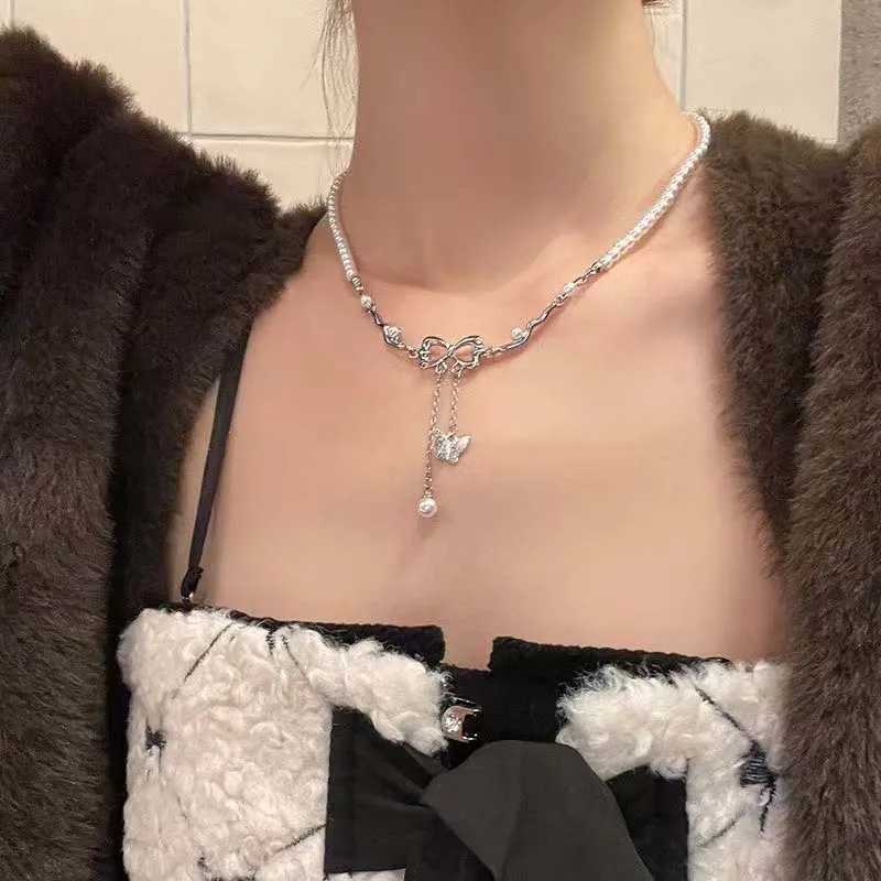 Fashion Pearl Bow Pendant Necklaces for Women Girls Luxury Hollow Bowknot Tassel Clavicle Chain Necklaces Wedding Jewelry GiftsX241009