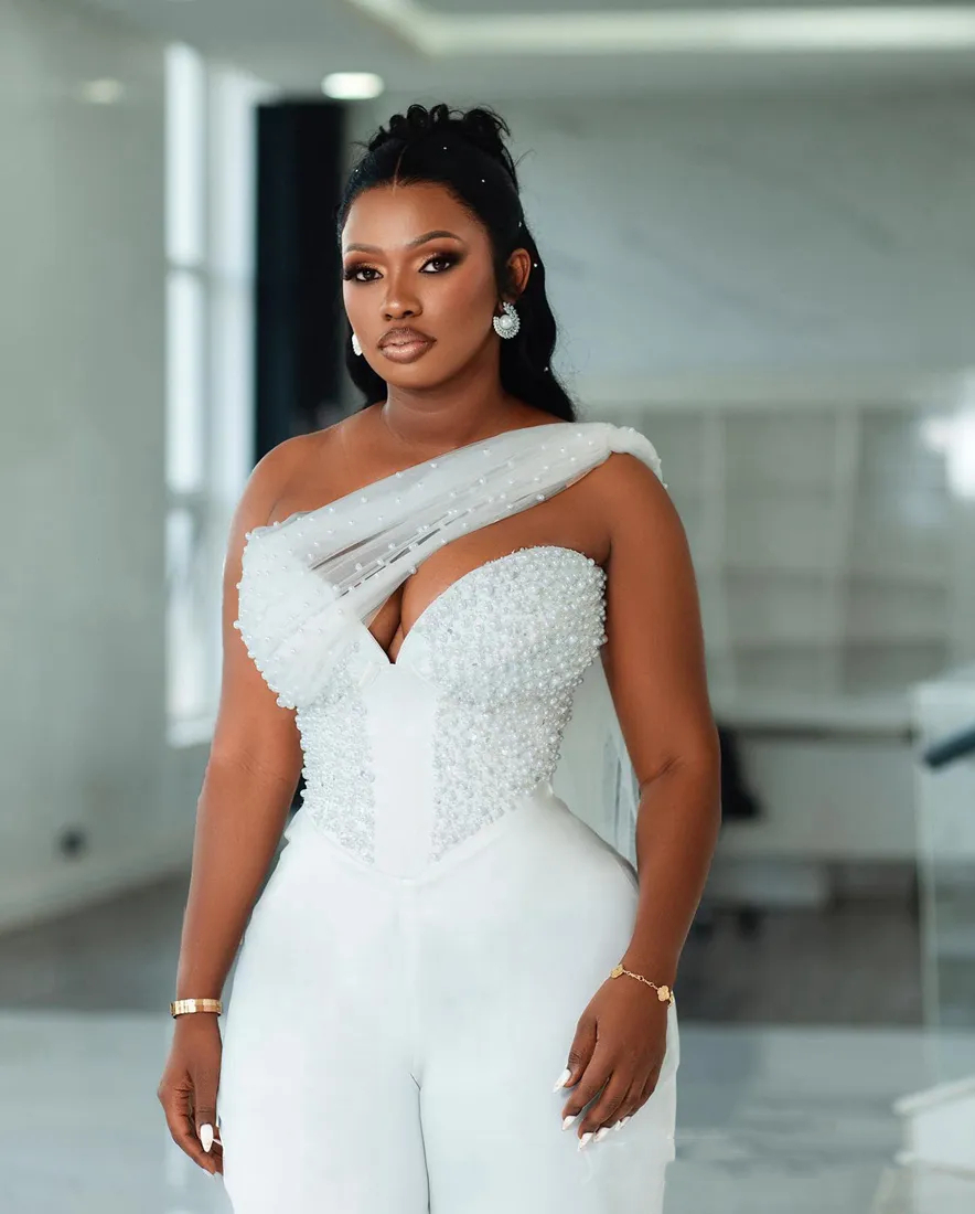 Modern One Shoulder Prom Jumpsuits Pearls Beaded Elegant Ivory Formal Party Gown Bride Reception Dress Lace-Up Open Back Sleeveless Evening Wear