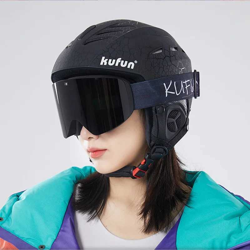 100% UV400 magnetic anti fog lens protection anti fog skiing goggles suitable for mens and womens skiing goggles winter sports goggles CL241010