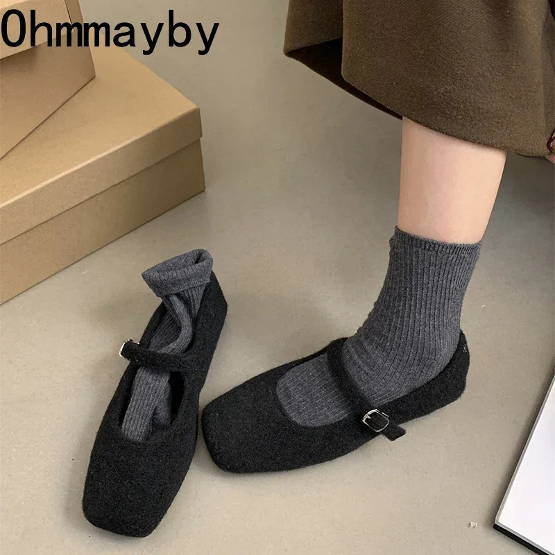Retro square toe womens Mary Jane shoes fashionable light soft soled shoes for spring and summer women comfortable outdoor lazy apartment 241007