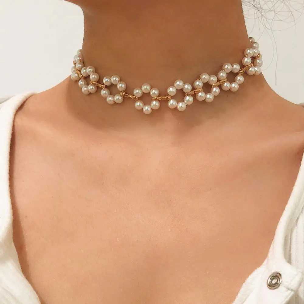 2020 Chic Fashion Cute Romantic Womens Simple Hollow Flower Simulation Pearl Retro Women Necklace Party Banquet Jewelry GftX241009