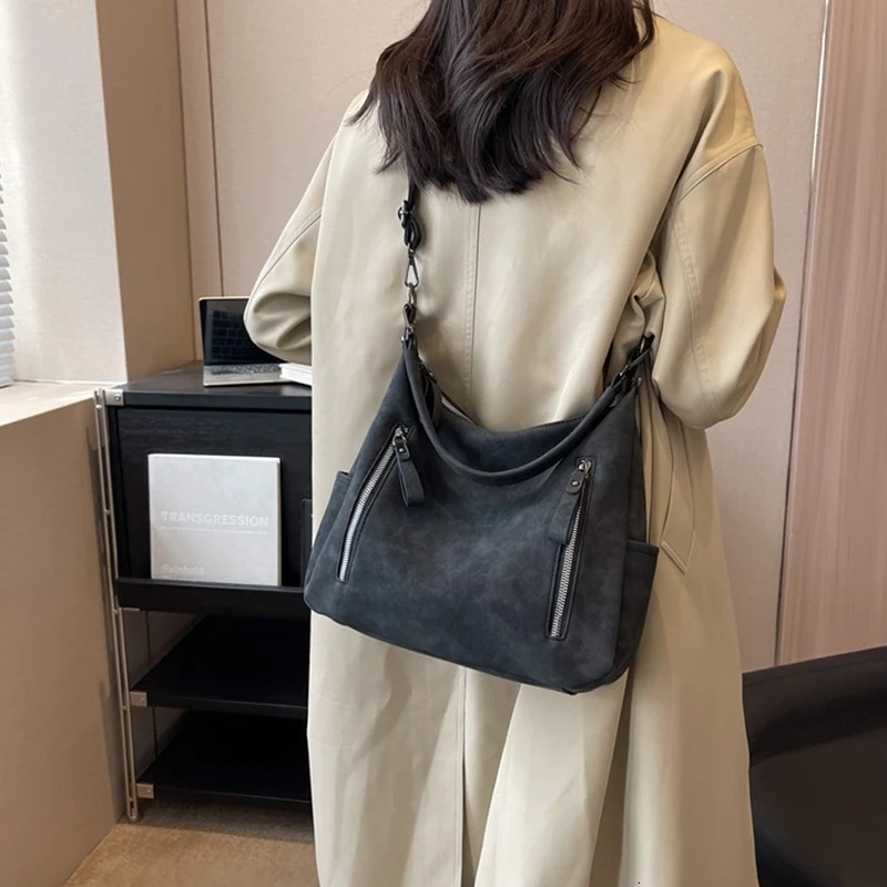 Matte leather womens shoulder bag large capacity winter travel womens handbag cross body bag shopping bag 241008