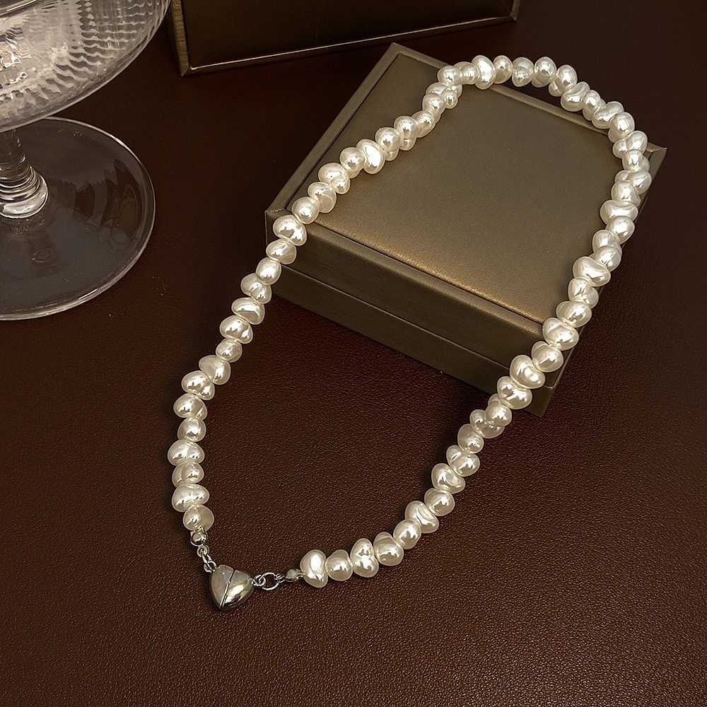 2023 Irregular Imitation Pearl Choker Necklace for Women Girl Magnetic Silver Color Love Heart Pendant Necklace Gift for FriendX241009