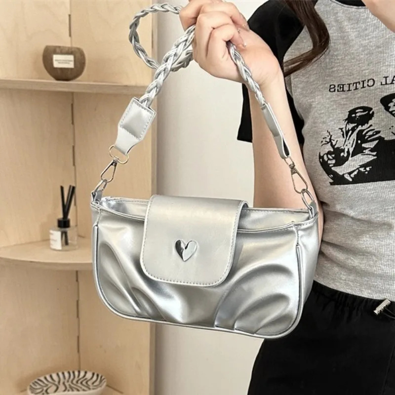 Summer Fashion Silver Small Bag for Women Fashion Edition Messenger Bag Shoulder Armrest Small Square Bag 241008