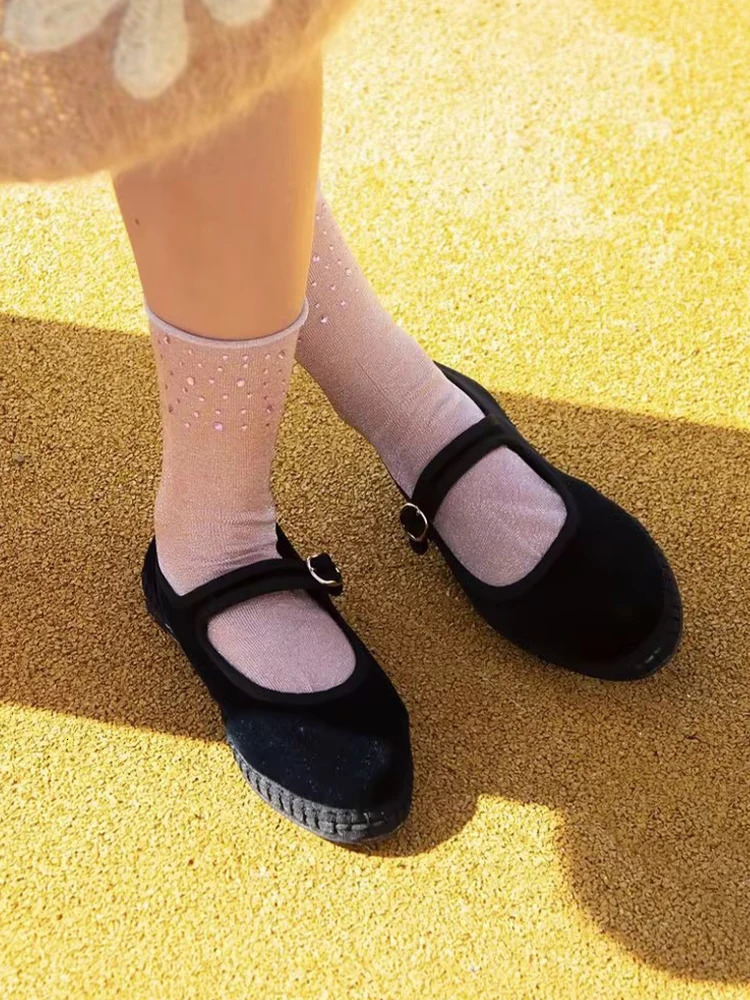 Hand sewn Mary Janes shoes for women trend velvet elegant ballet flat shoes for spring and autumn casual buckle strap canvas coat 241007