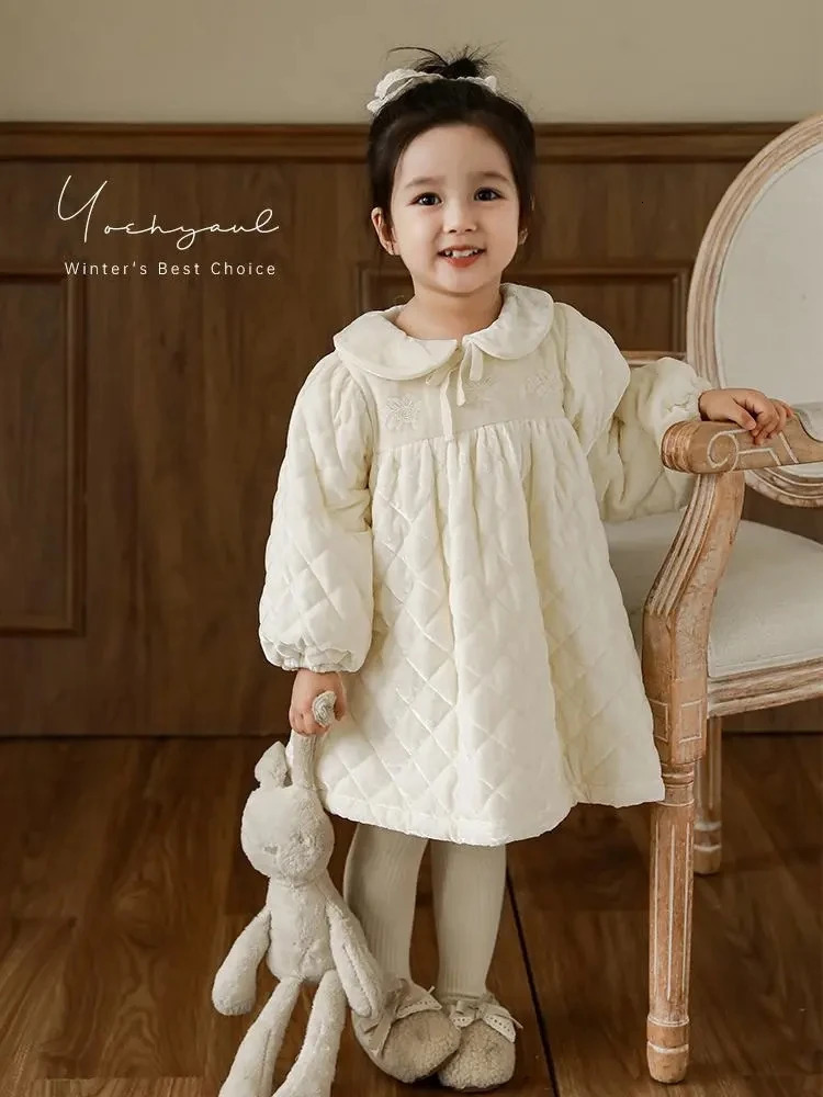 1-10 year old children baby girls winter velvet princess dress childrens thick and warm Peter Pan collar dress girls loose suit 7 241008