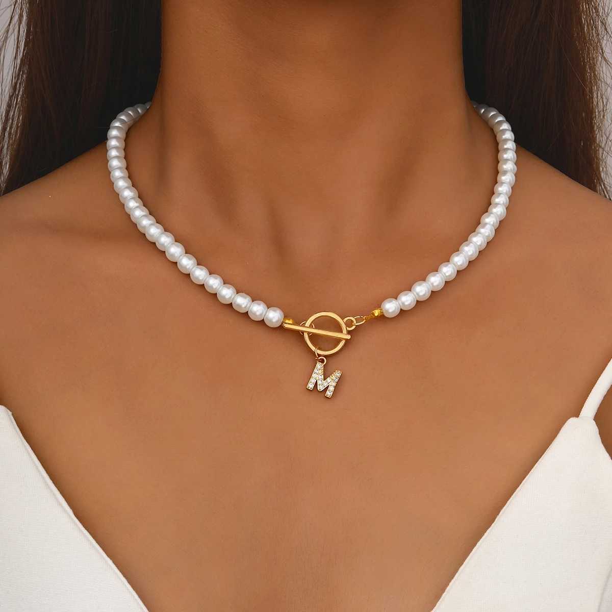 Fashion A- Z Letters Necklaces for Women Gold Color Initial Pendant Pearl Chain English Letter Neckalces Jewelry Alphabet GiftsX241009