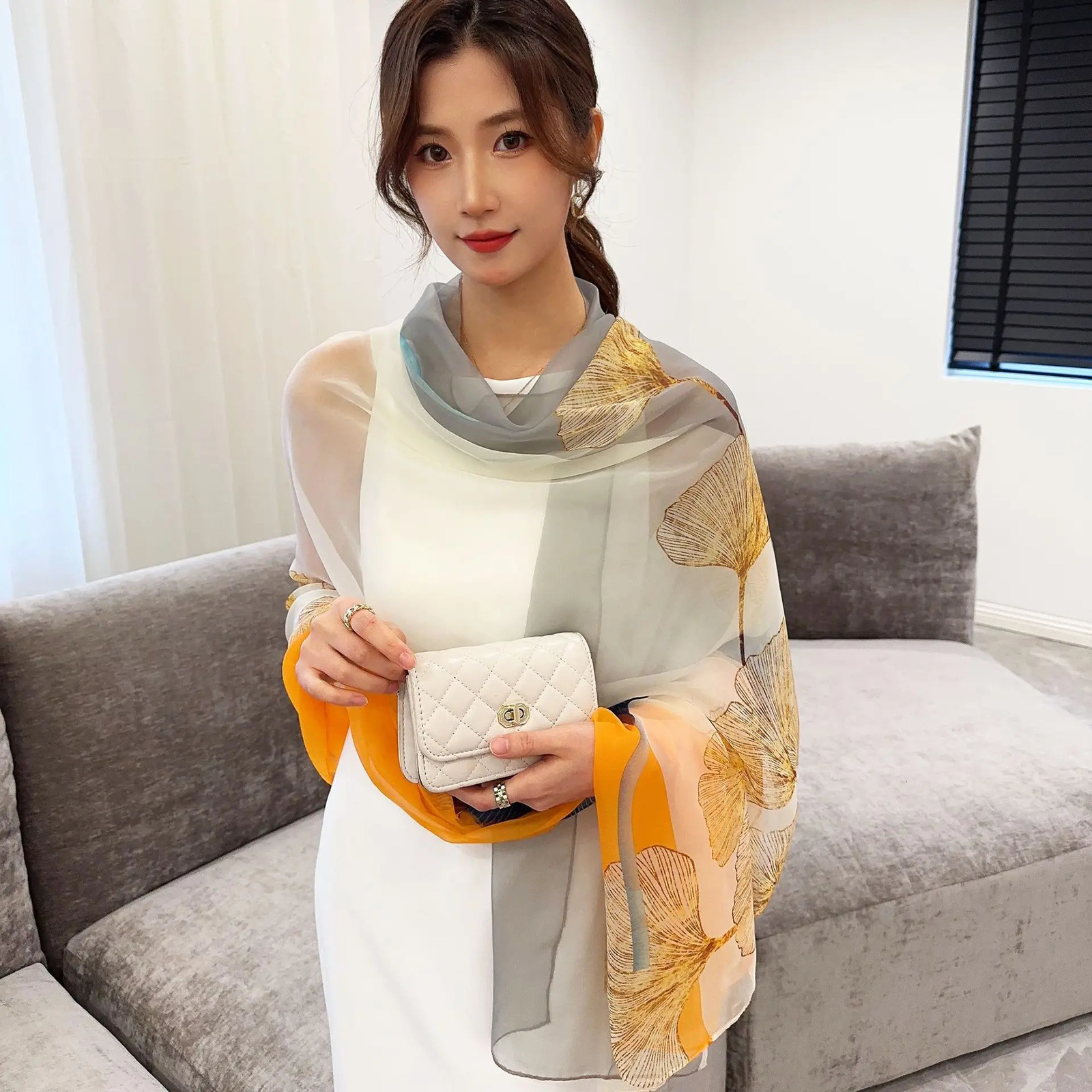 Silk scarf fashionable printed shawl bag womens Pashmina Beach Stols headscarf Foulard womens headscarf 240925