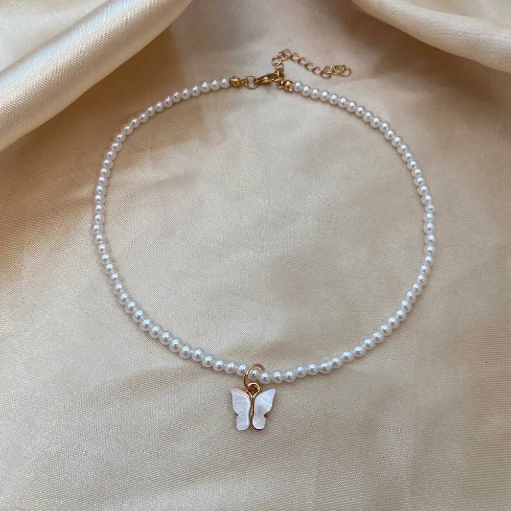 Fashion Beaded Pearl Butterfly Necklace for Women Teens Vintage Pink White Acrylic Butterfly Clavicle Necklace Party JewelryX241009