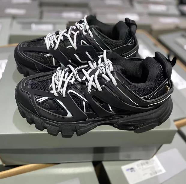 2025 Track LED Sneaker shoes track 3 30 Designer Shoes Men Women Triple white black leather trainers sports Tracks Jogging Walking ptxwfj
