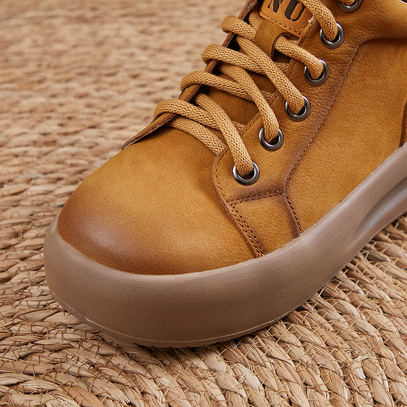 Head layer cowhide high-top women's shoes 2024 autumn and winter new thick bottom retro board shoes female leather lace-up burst short boots