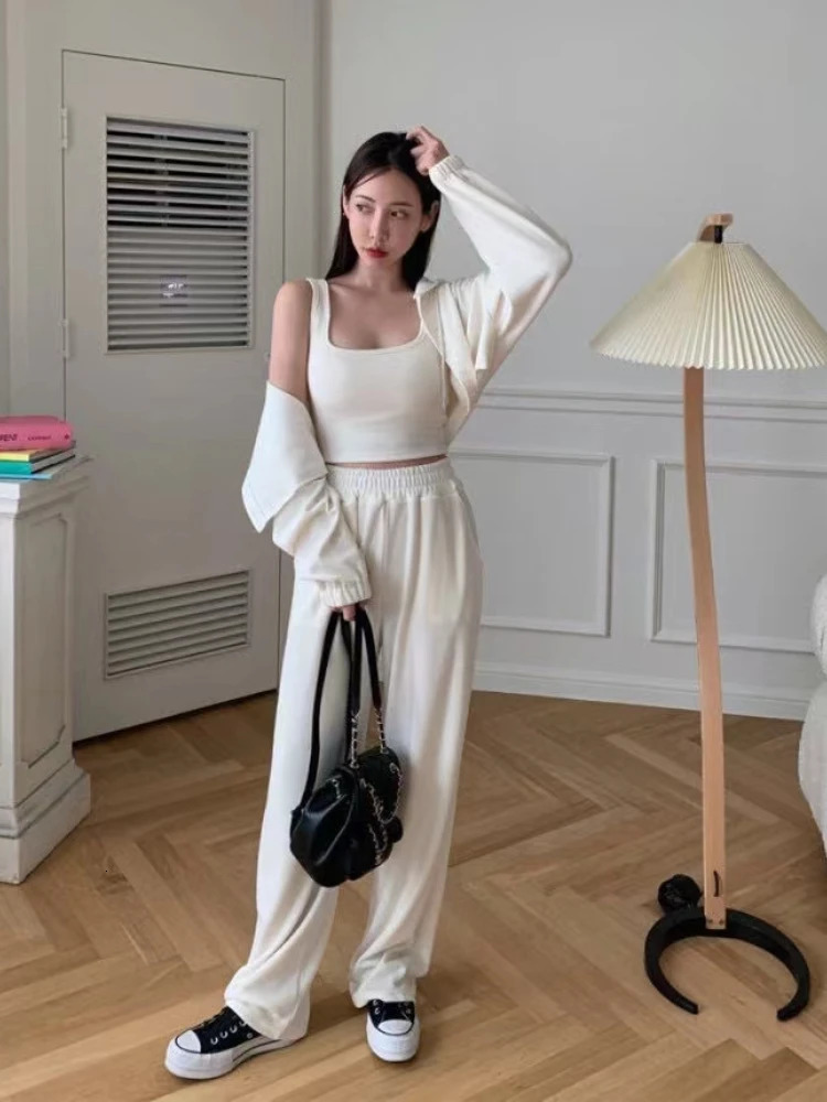 Womens sportswear hoodie long sleeved cardigan top loose wide leg jogging pants Korean three piece set womens clothing 241007