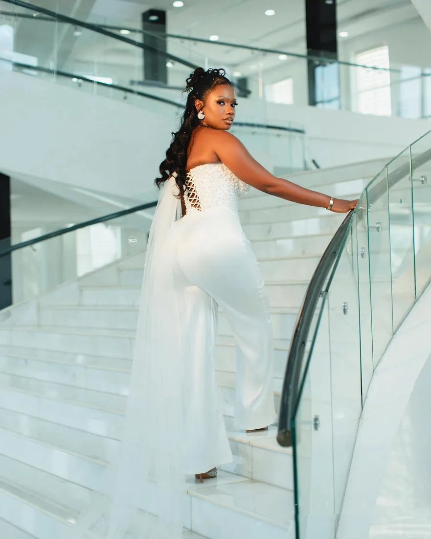 Elegant Ivory One Shoulder Wedding Jumpsuits Bridal Reception Dress Pearls Beaded Sweetheart Corset Long Formal Events Gown For Women