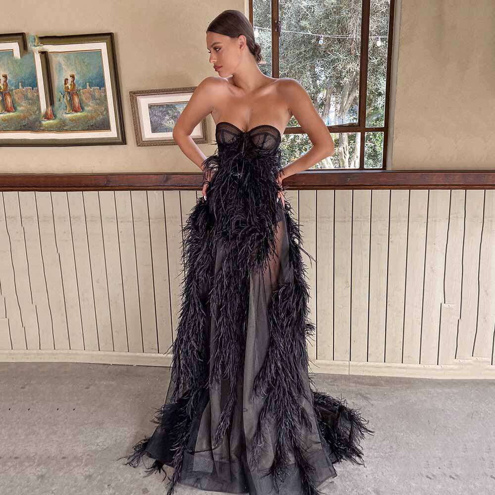 Black Sexy Strapless Prom Dress Sleeveless Feather Sweep Train Gown For Women Zipper Tulle Dress Formal Party