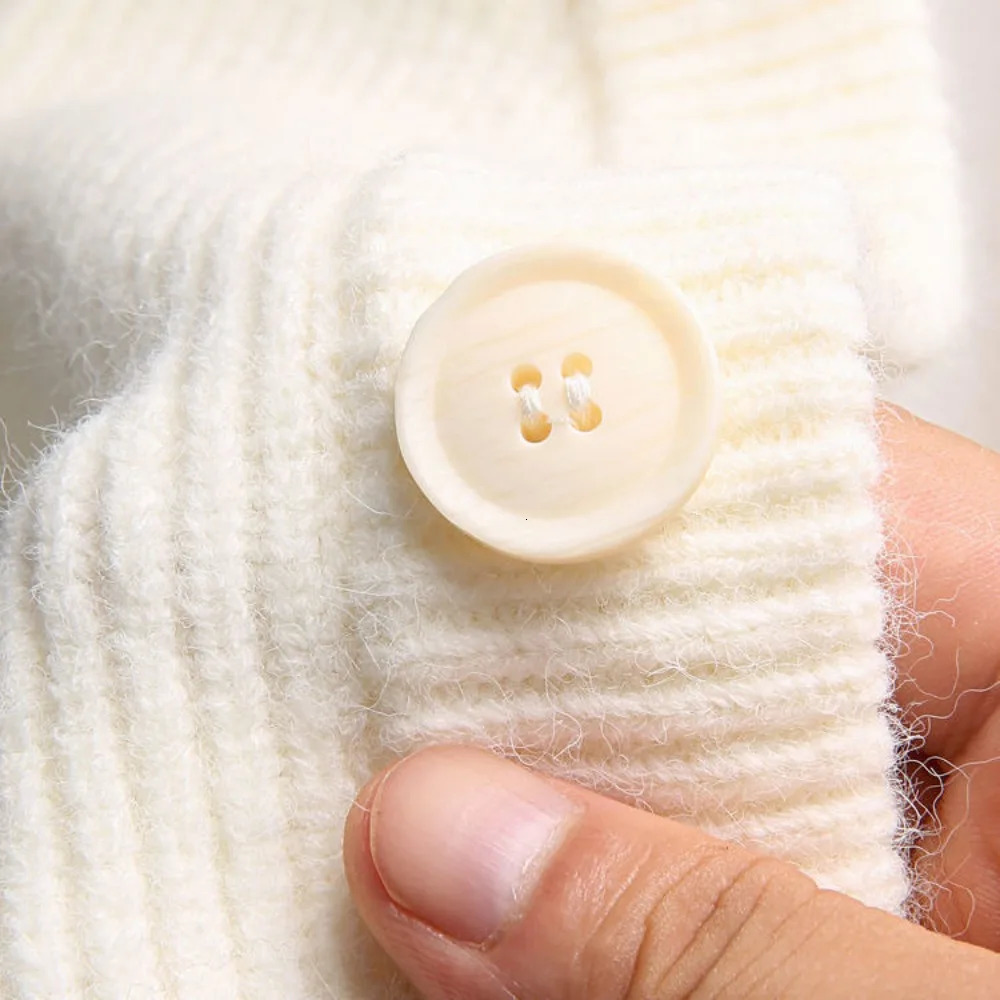 Fashionable retro cardigan mens knitted long sleeved sweater spring and autumn solid color jacket loose sweater 241007