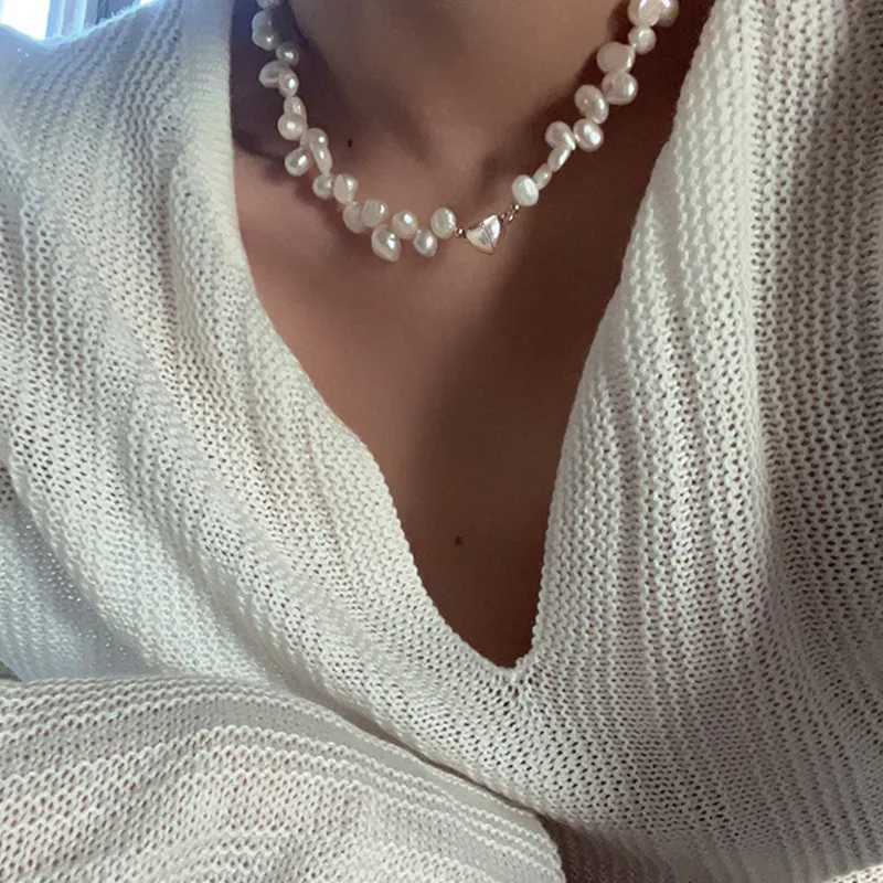 2023 Irregular Imitation Pearl Choker Necklace for Women Girl Magnetic Silver Color Love Heart Pendant Necklace Gift for FriendX241009