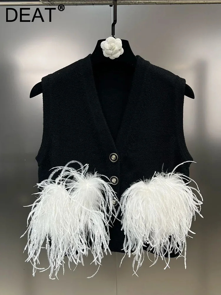 DEAT Fashion Women's Spliced Feather Knitted Vest 2023 Winter New V-Neck Sleeveless Single Breasted Waistcoat Female 11Xx7223