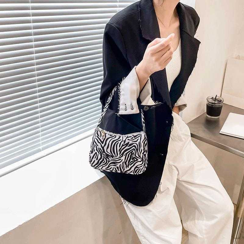 CMM French Staff Bag for Women New Canvas Niche Design Korean Version Versatile Underarm Bag Nylon Shoulder Cloth Bag