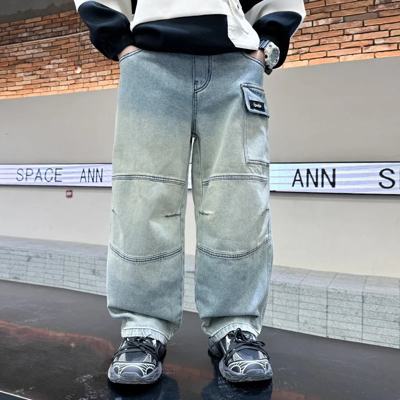 Boys personalized flip cargo pocket jeans for spring and autumn fashion handmade straight through mens bag pants for 5-15 years 241008