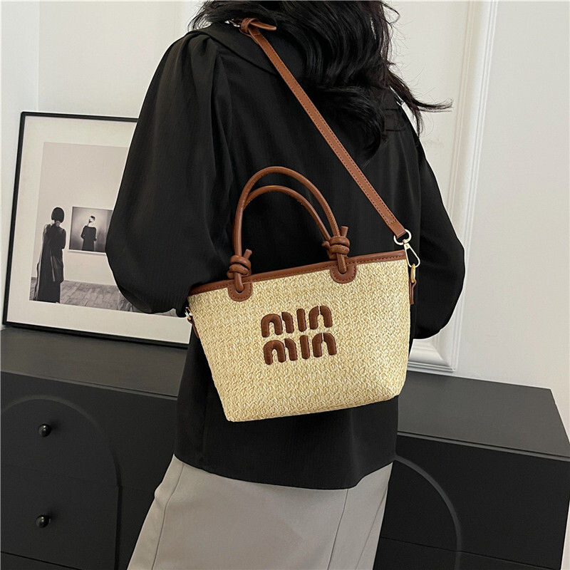 2024 new designer beach grass woven women's embroidered thread fashion cross bag, female niche design shoulder bag