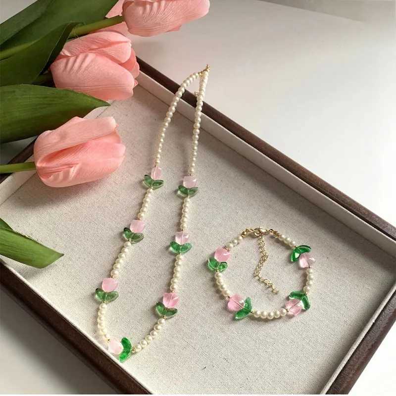2024 New Design Elegant Imitation Pearl Tulip Necklace for Women Delicate Lily Flower Choker Necklace Wedding Party Jewelry GiftX241009