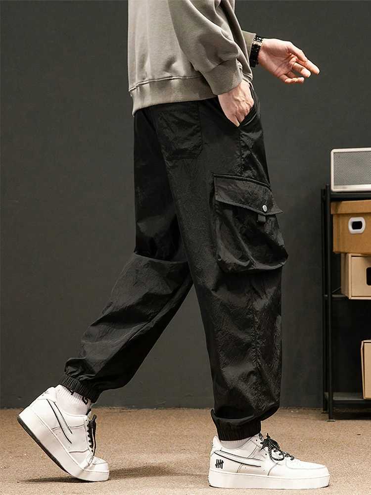 Mens Simple Solid Color Quick Drying Versatile Multi Pocket Drawstring Handcart Fashionable and Comfortable Work Handcart W241009