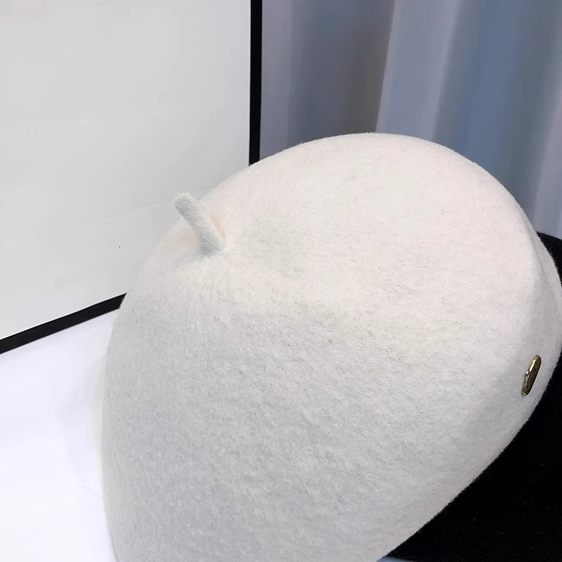 Wool beret French artist style warm winter beanie hat soft retro plain weave beret solid color womens elegant comfortable hat 241007