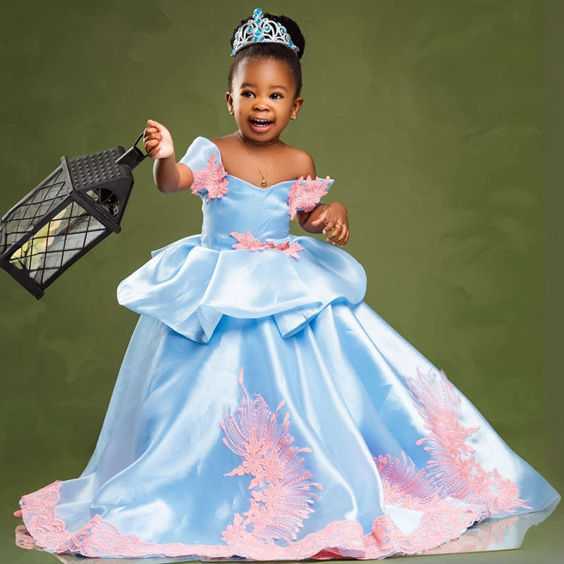 2024 Mixture Flower Girl Dresses Children Birthday Dress Illusion Off Shoulder Appliqued Beaded Lace Tiered Tulle Princess Queen Ball Gown For Marriag