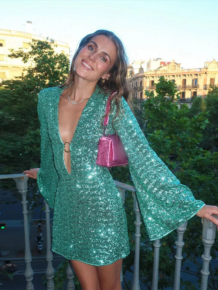 Shiny Sequins Hollow Out Mini Dres Long Flare Sleeve Deep Vneck Evening Vestidos Female 2024 Fashion Lady Party Dresses 241009