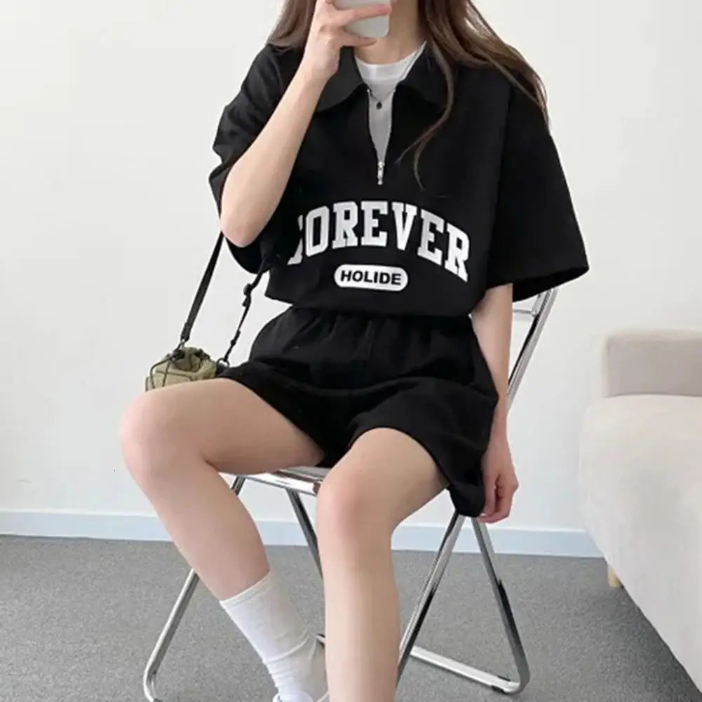 Fashionable womens summer track and field clothing with loose fitting letter printing zipper pockets fashionable 241007