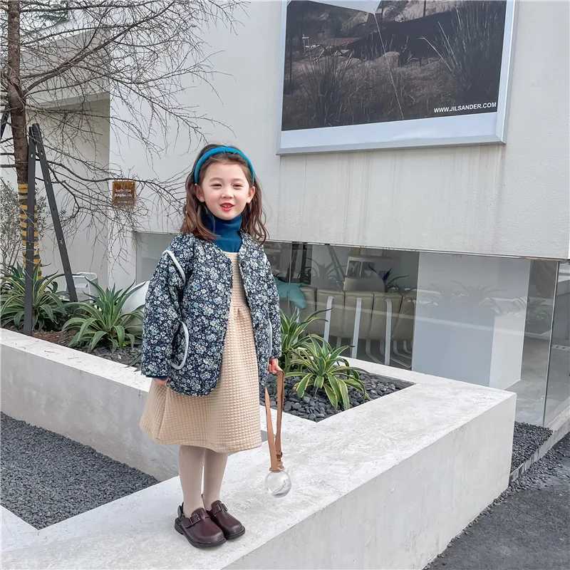 Down Coat Childrens retro style blue floral bedding with cotton jacket wrapped around the edges suitable for girls fashionable and fashionable H241010
