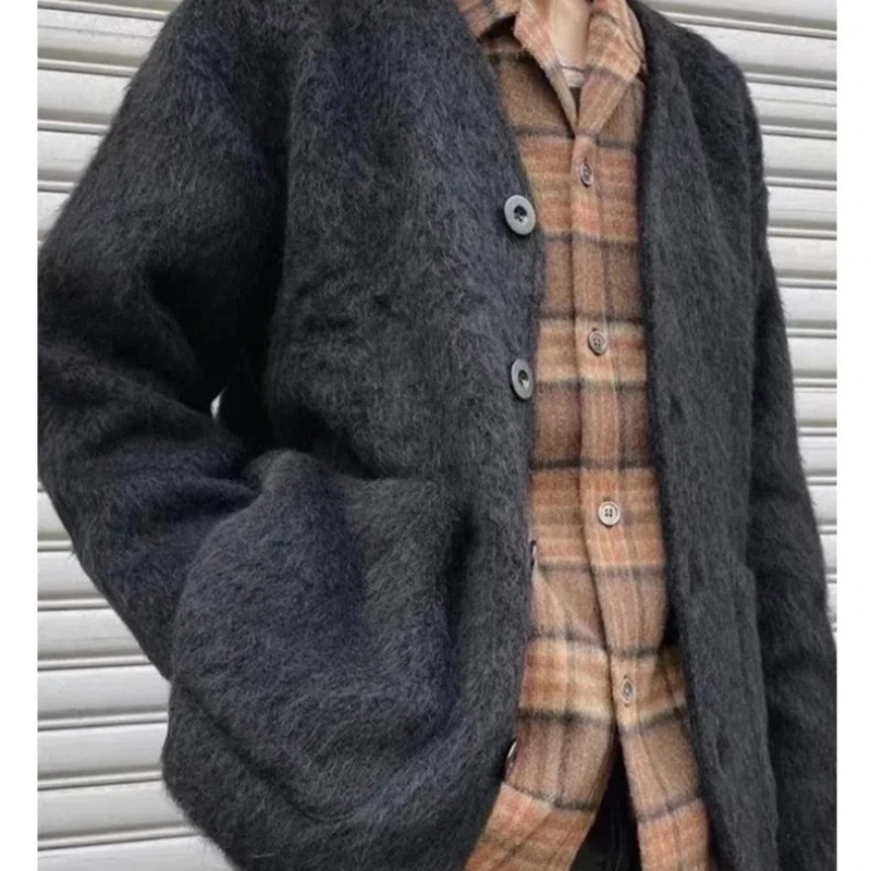 High quality traditional mens V-neck sweater winter warm cardigan mens casual knitted cardigan 241007