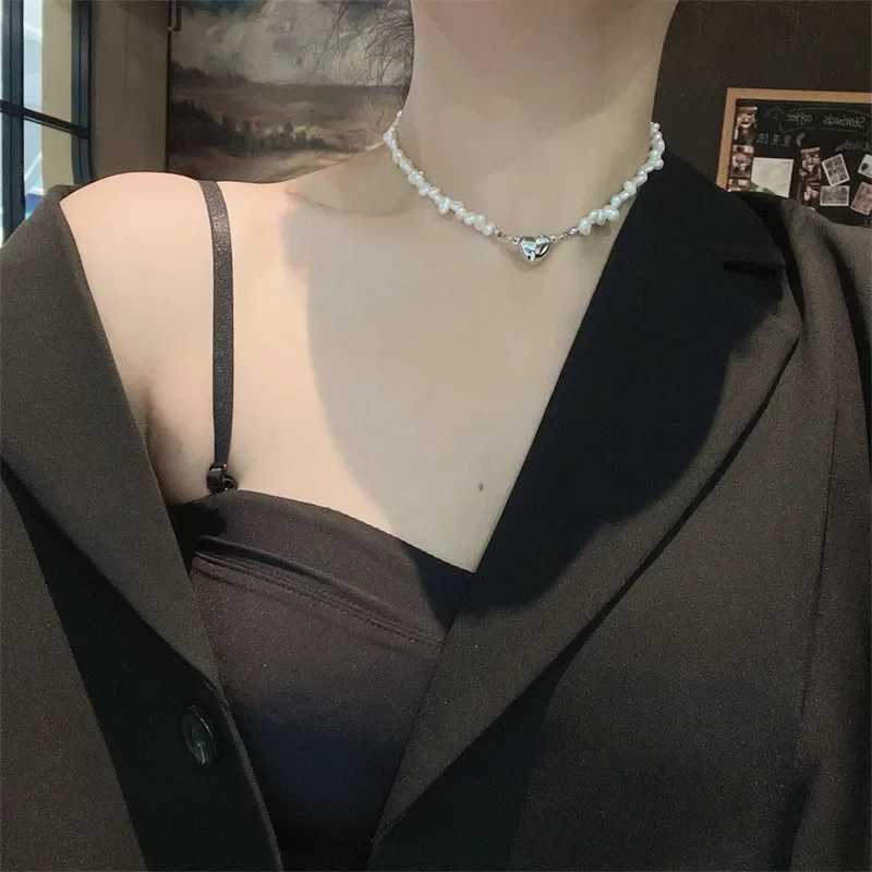 Korean Pearl Chain Choker Necklace Magnetic Heart Pendant for Women Girls 2024 Fashion Jewelry Bridal Engagement Wedding GiftsX241009