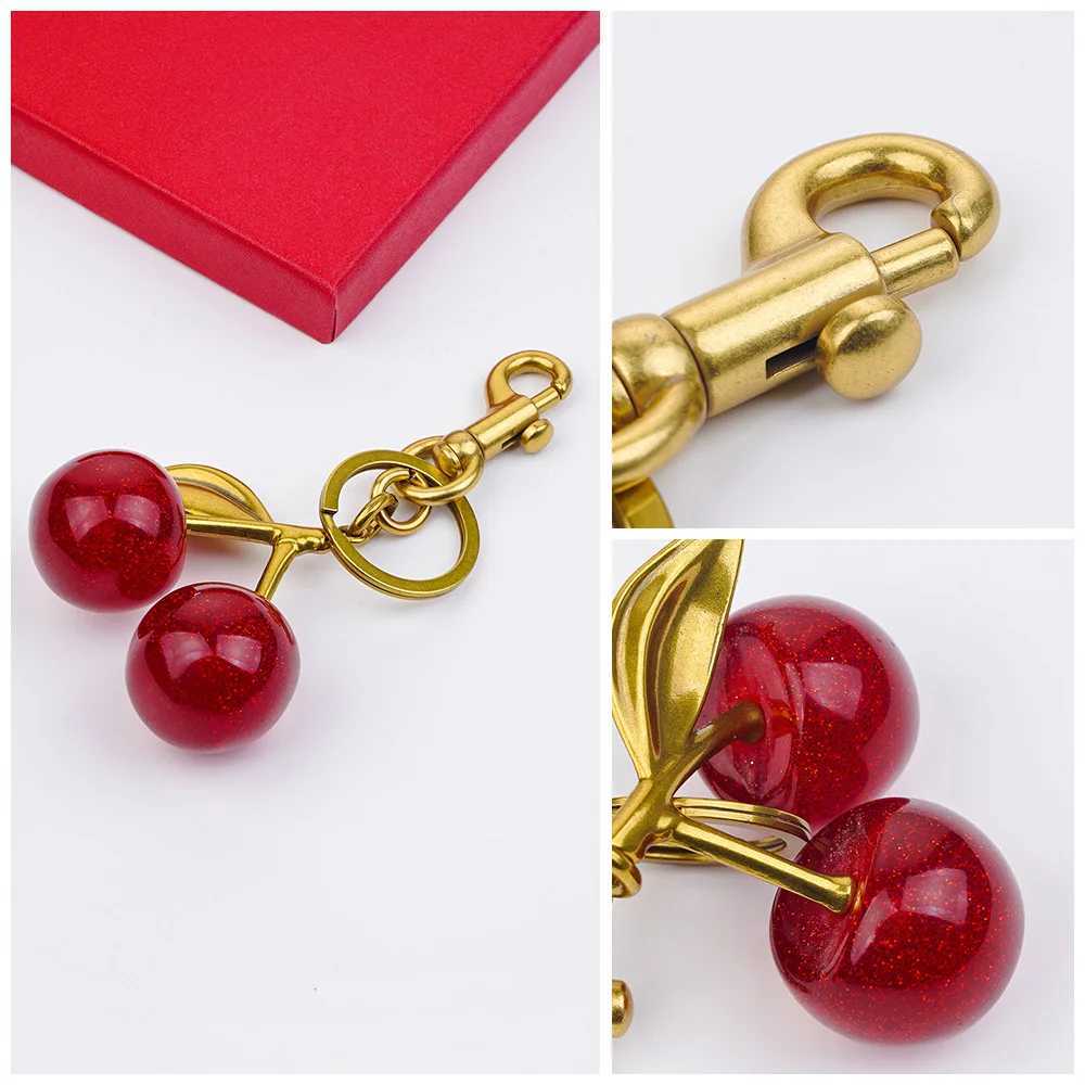 Keychains Lanyards Cherry Charm Handbag Pendant Key Chain for Women Exquisite Internet Celebrity Crystal Bagcessories Premium H241010