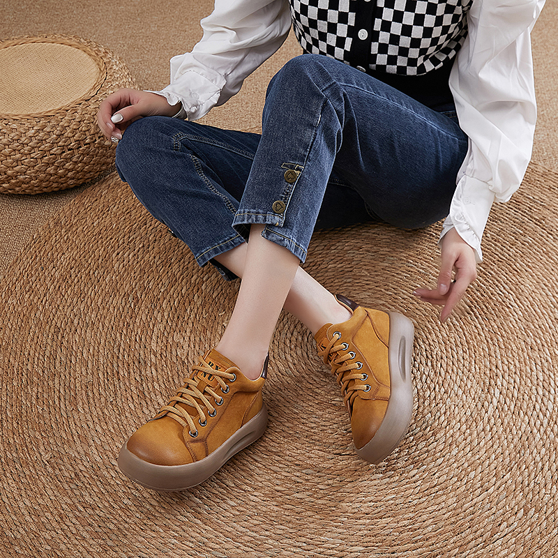 Head layer cowhide high-top women's shoes 2024 autumn and winter new thick bottom retro board shoes female leather lace-up burst short boots