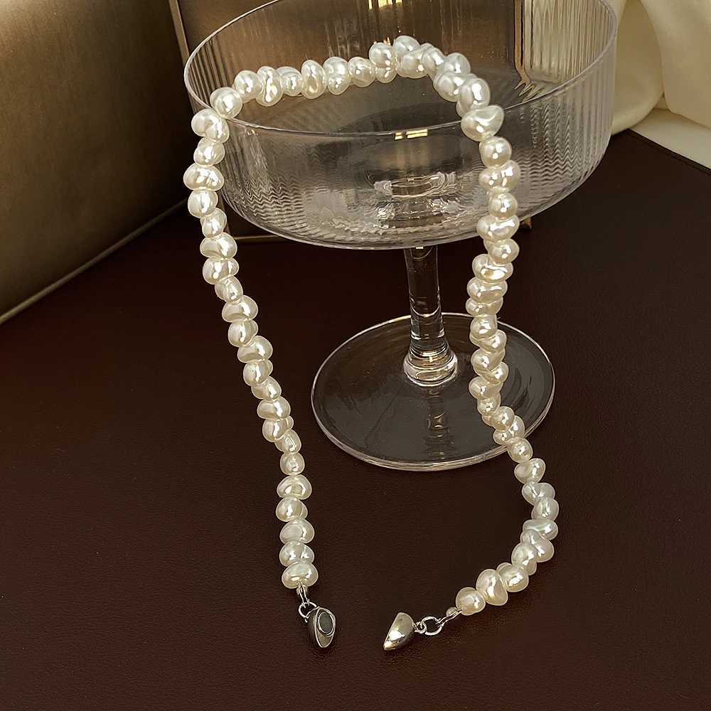 2023 Irregular Imitation Pearl Choker Necklace for Women Girl Magnetic Silver Color Love Heart Pendant Necklace Gift for FriendX241009