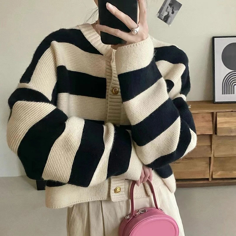 Striped Knitted Cardigan 2023 Autumn Winter Button Up Loose Sweaters Woman Korean Style Long Sleeve Knitwear 240924